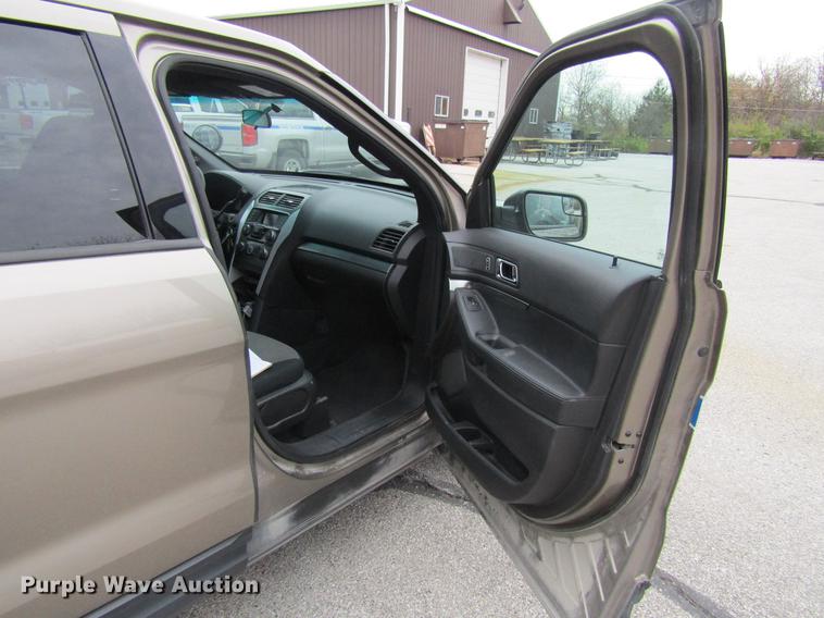 image for item DF3883 2013 Ford Explorer Police Interceptor SUV