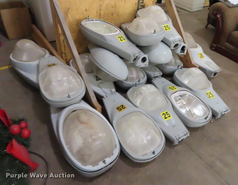 image for item DN9213 Approximately 20 street lights