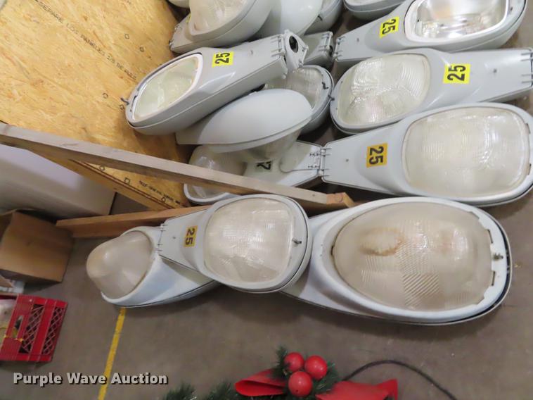 image for item DN9213 Approximately 20 street lights