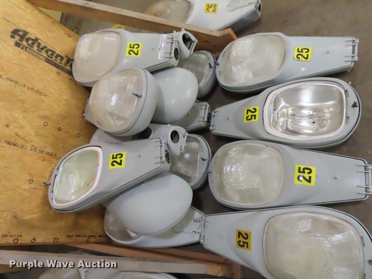 image for item DN9213 Approximately 20 street lights