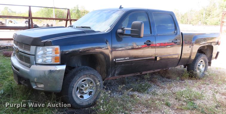 image for item DN9227 2007 Chevrolet Silverado 2500HD Crew Cab pickup truck