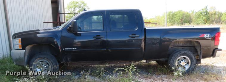 image for item DN9227 2007 Chevrolet Silverado 2500HD Crew Cab pickup truck