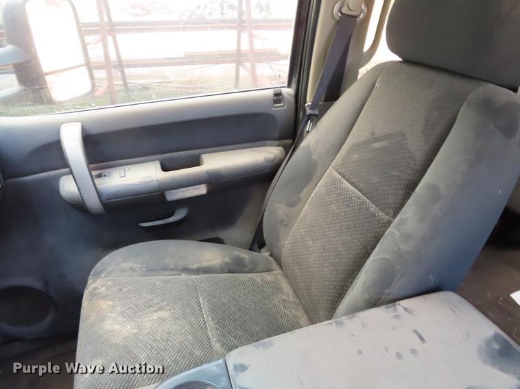 image for item DN9227 2007 Chevrolet Silverado 2500HD Crew Cab pickup truck