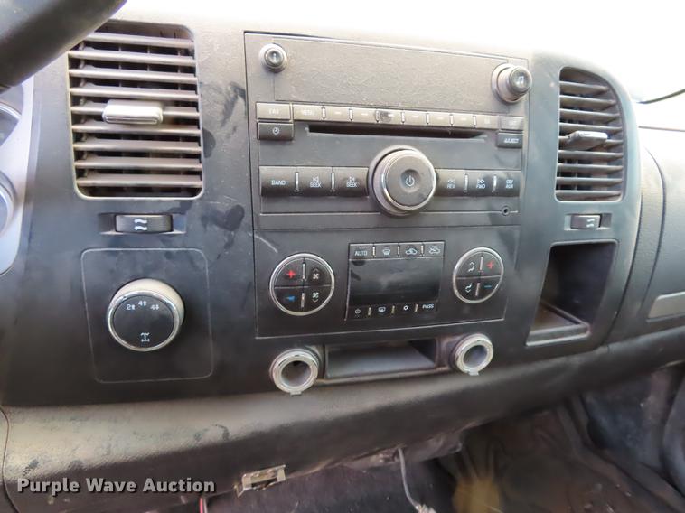 image for item DN9227 2007 Chevrolet Silverado 2500HD Crew Cab pickup truck