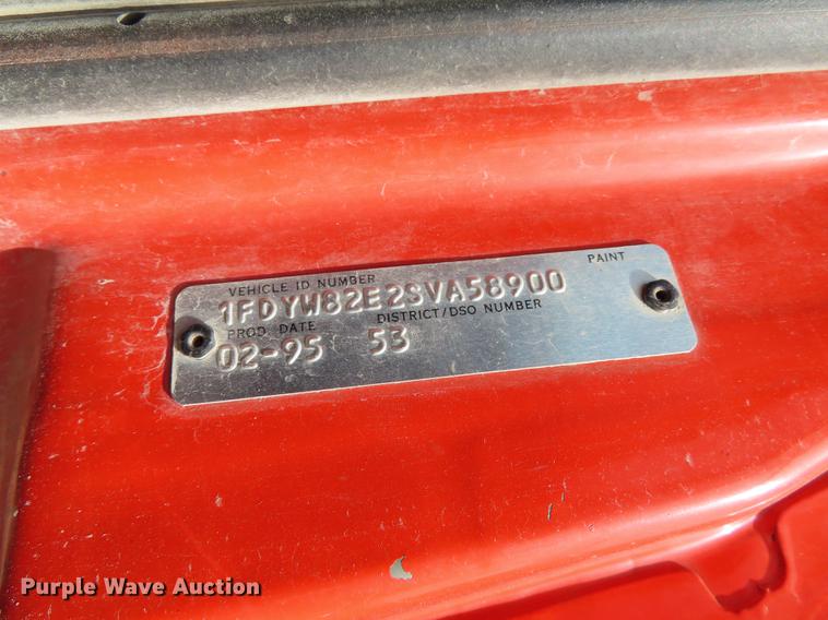 image for item DN9230 1995 Ford L8000 dump truck