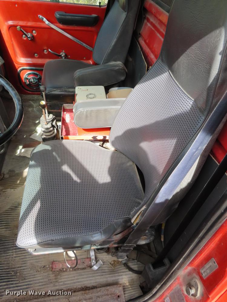 image for item DN9230 1995 Ford L8000 dump truck