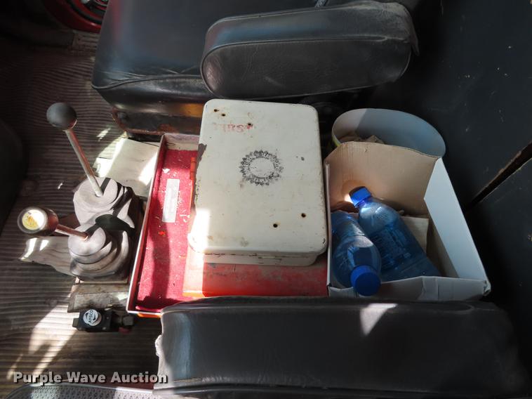 image for item DN9230 1995 Ford L8000 dump truck