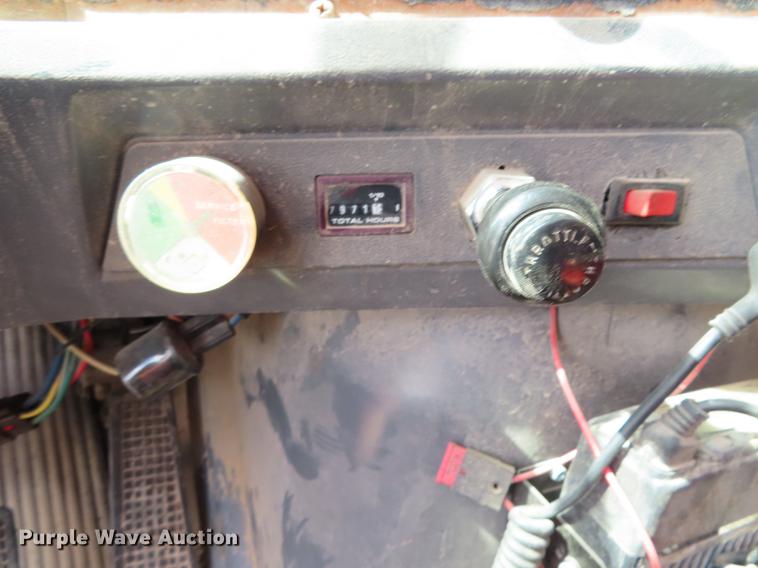 image for item DN9230 1995 Ford L8000 dump truck