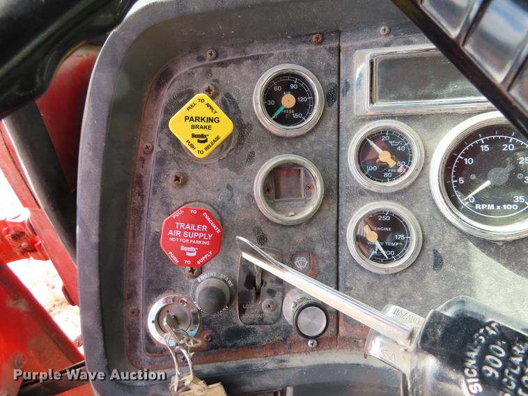 image for item DN9230 1995 Ford L8000 dump truck