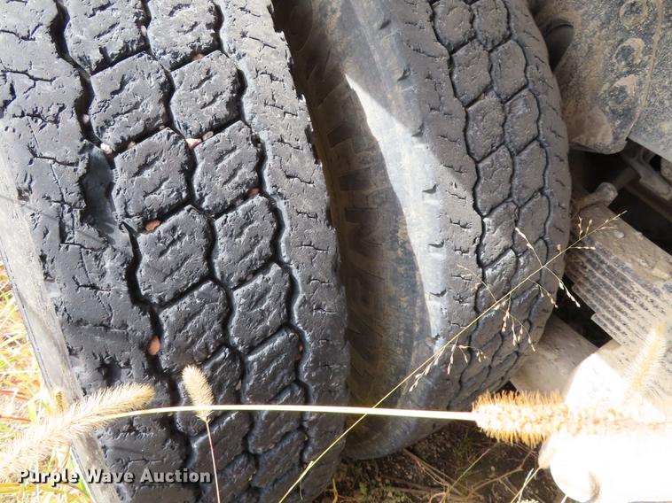 image for item DN9230 1995 Ford L8000 dump truck