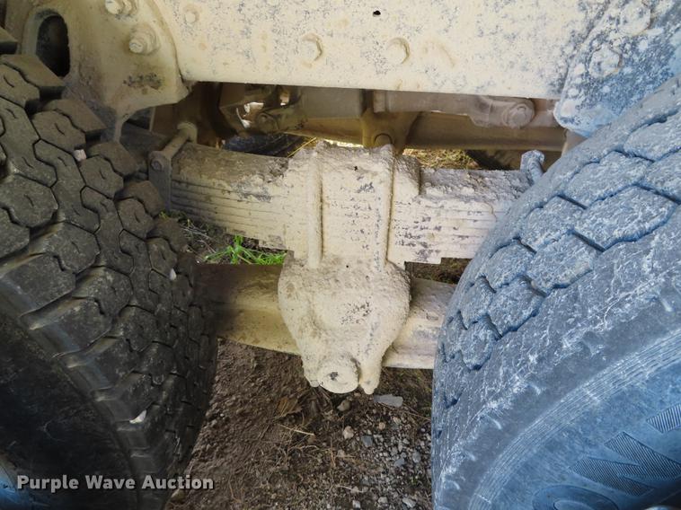 image for item DN9230 1995 Ford L8000 dump truck