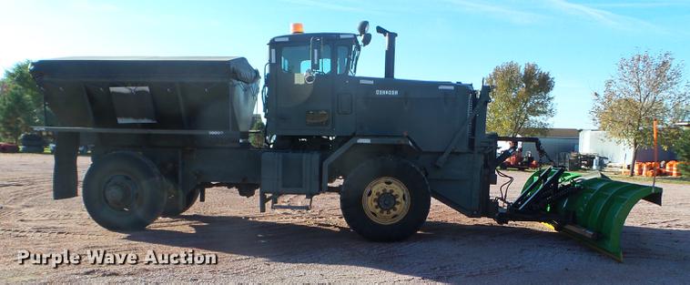 image for item DX9568 1988 Oshkosh WT2206 spreader truck