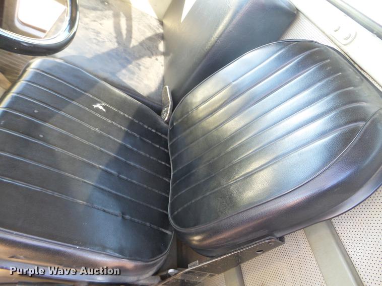 image for item DX9568 1988 Oshkosh WT2206 spreader truck