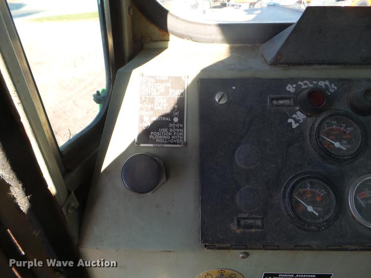 image for item DX9568 1988 Oshkosh WT2206 spreader truck