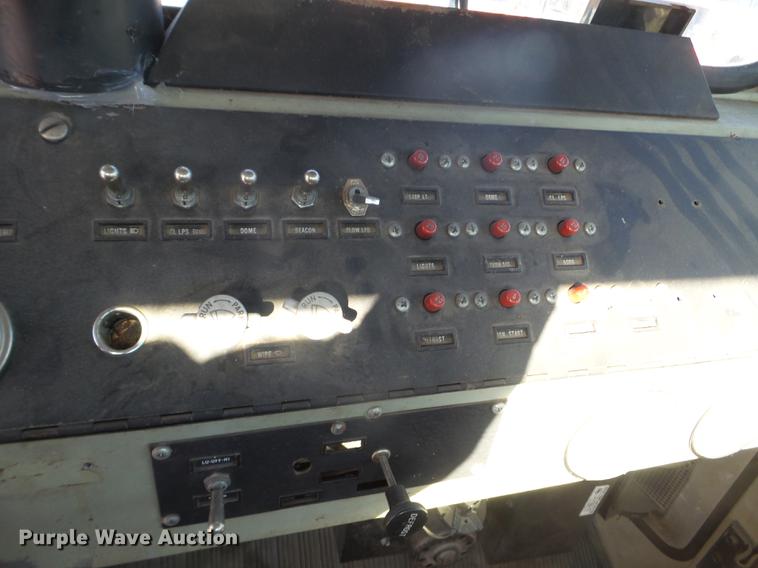 image for item DX9568 1988 Oshkosh WT2206 spreader truck