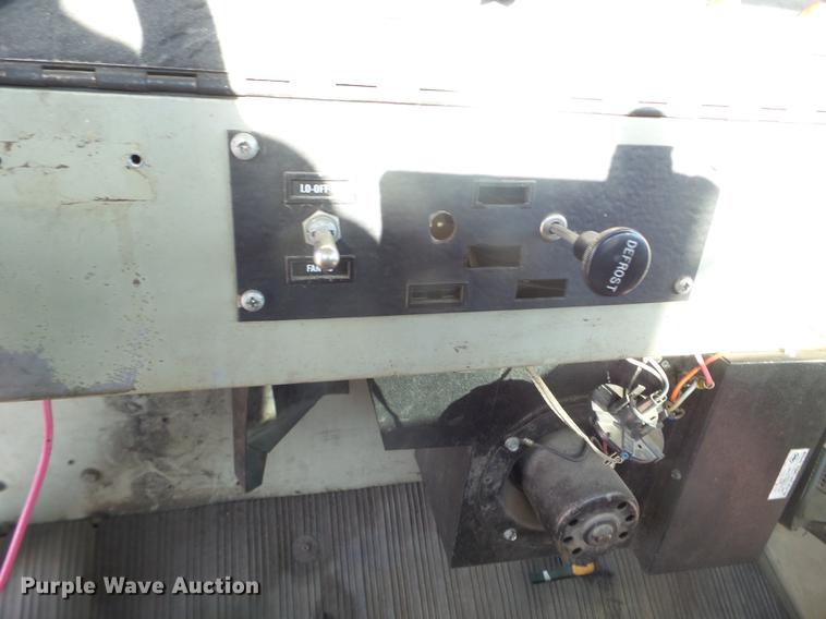 image for item DX9568 1988 Oshkosh WT2206 spreader truck