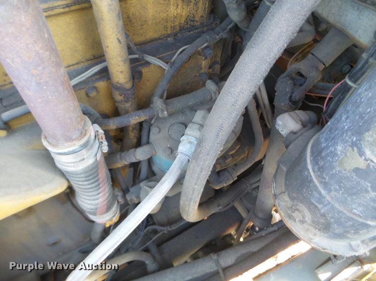 image for item DX9568 1988 Oshkosh WT2206 spreader truck