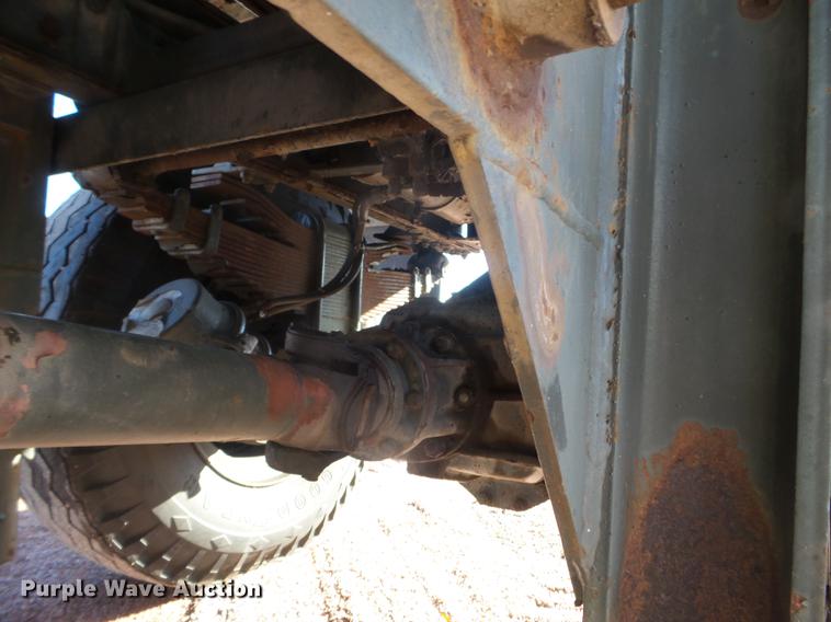 image for item DX9568 1988 Oshkosh WT2206 spreader truck