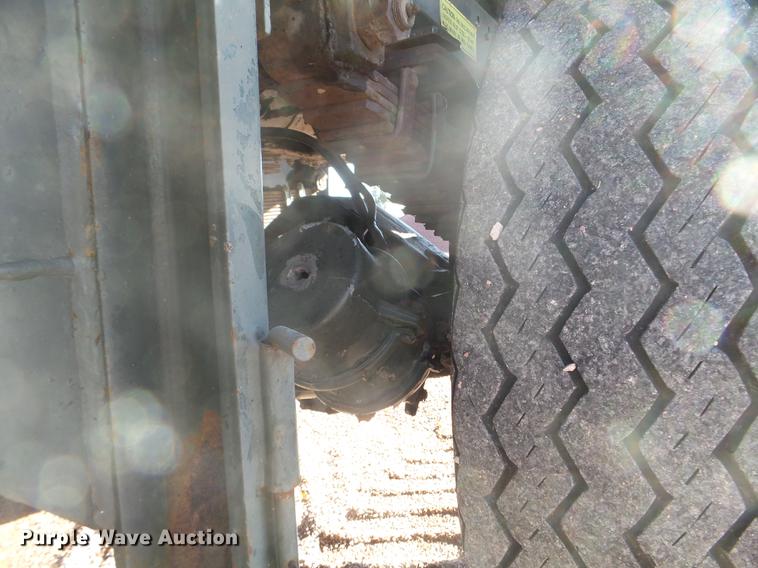 image for item DX9568 1988 Oshkosh WT2206 spreader truck