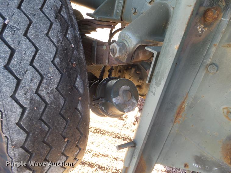 image for item DX9568 1988 Oshkosh WT2206 spreader truck