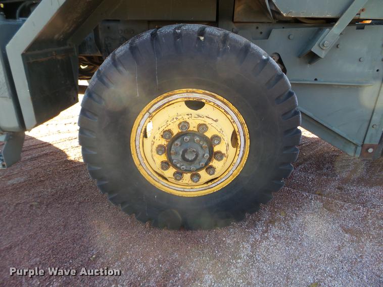 image for item DX9568 1988 Oshkosh WT2206 spreader truck