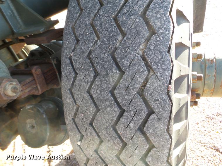 image for item DX9568 1988 Oshkosh WT2206 spreader truck