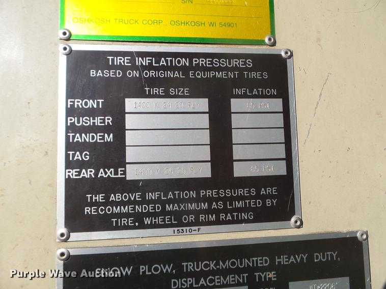 image for item DX9568 1988 Oshkosh WT2206 spreader truck