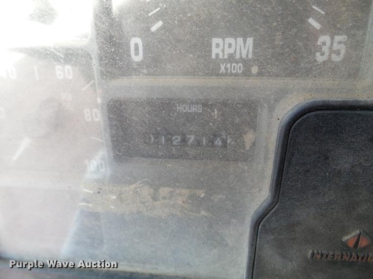 image for item DX9569 1995 International 4700 oil distributor truck