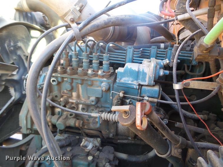 image for item DX9569 1995 International 4700 oil distributor truck