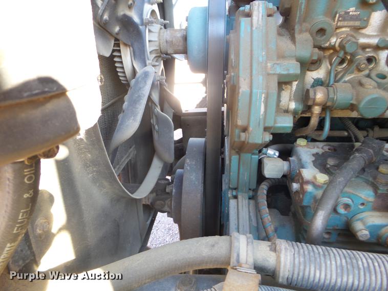 image for item DX9569 1995 International 4700 oil distributor truck