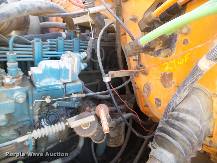 image for item DX9569 1995 International 4700 oil distributor truck