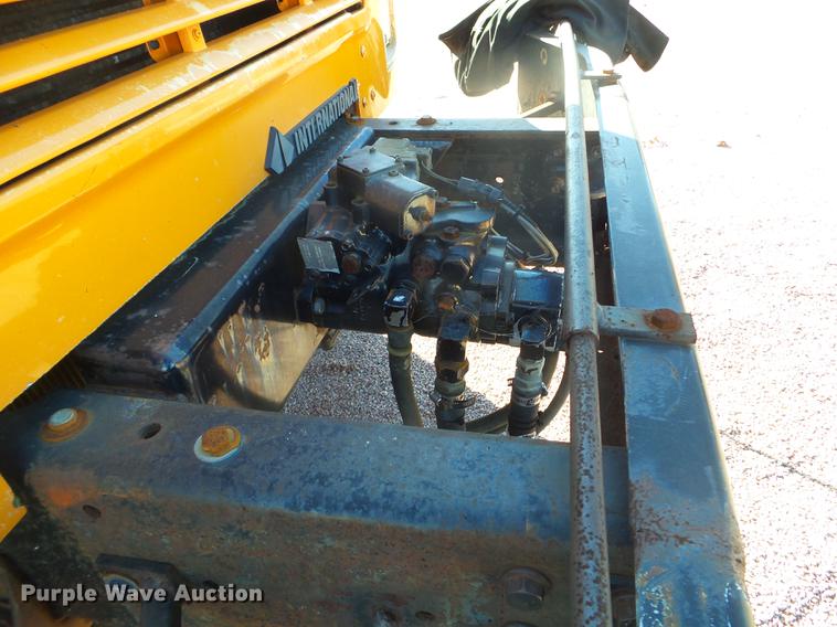 image for item DX9569 1995 International 4700 oil distributor truck