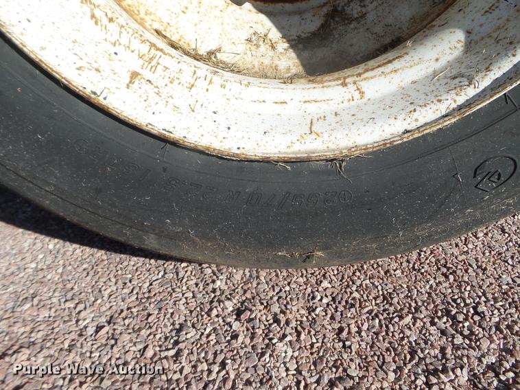 image for item DX9569 1995 International 4700 oil distributor truck