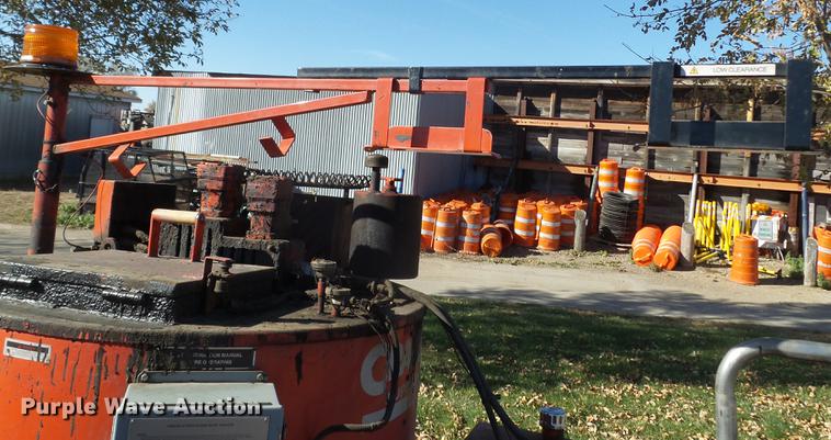 image for item DX9570 Crafco Supershot SS125 crack sealer