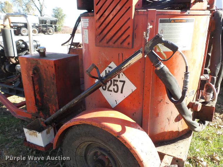 image for item DX9570 Crafco Supershot SS125 crack sealer