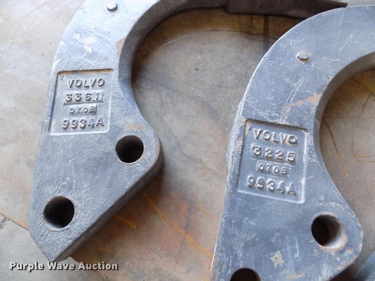 image for item DY9089 (3) Volvo G940 ripper shanks with teeth