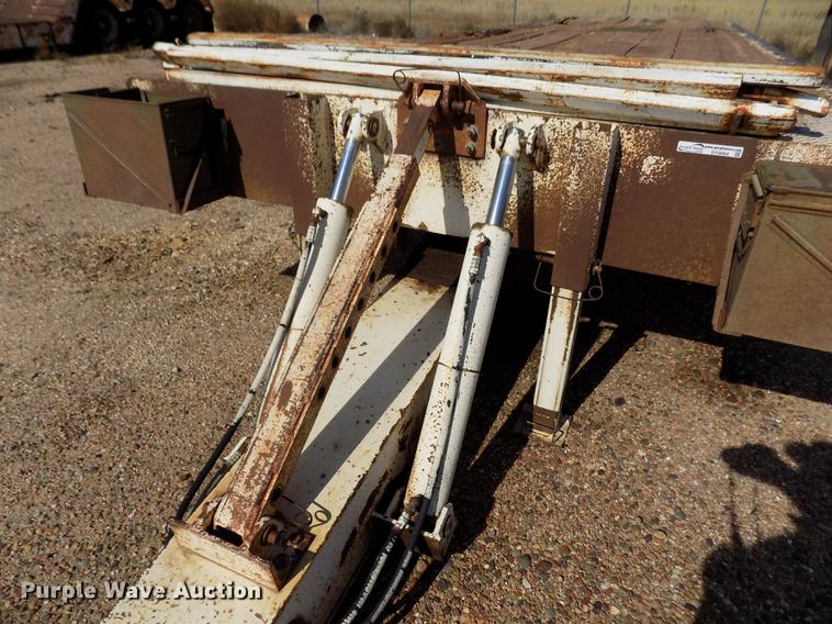 image for item DY9094 1992 Landoll Hauloll tilt deck equipment trailer