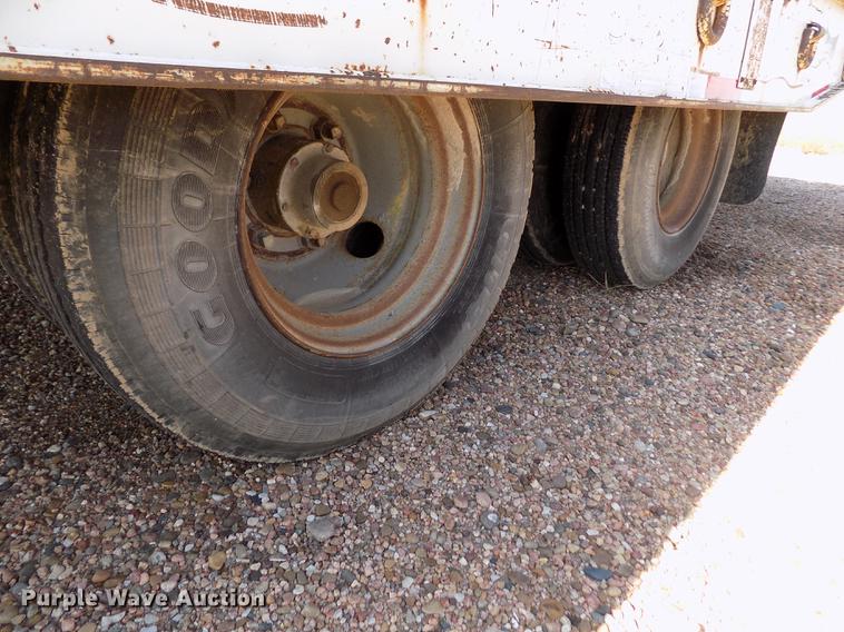 image for item DY9094 1992 Landoll Hauloll tilt deck equipment trailer