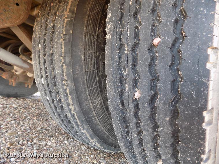 image for item DY9094 1992 Landoll Hauloll tilt deck equipment trailer