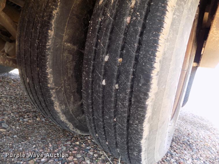 image for item DY9094 1992 Landoll Hauloll tilt deck equipment trailer