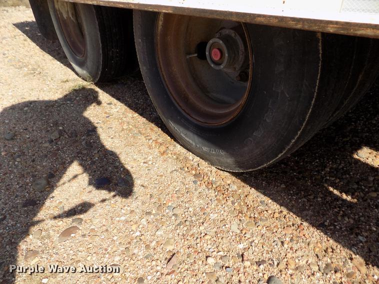 image for item DY9094 1992 Landoll Hauloll tilt deck equipment trailer