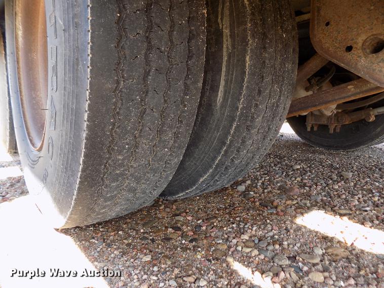 image for item DY9094 1992 Landoll Hauloll tilt deck equipment trailer