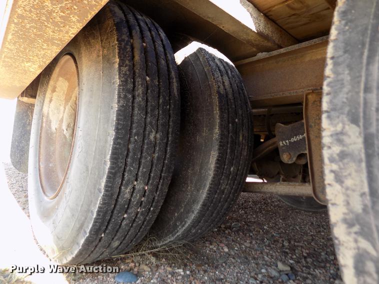 image for item DY9094 1992 Landoll Hauloll tilt deck equipment trailer