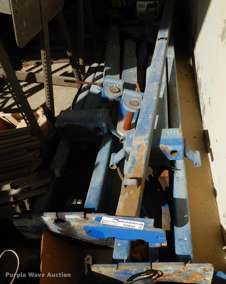 image for item EO9684 Car lifts