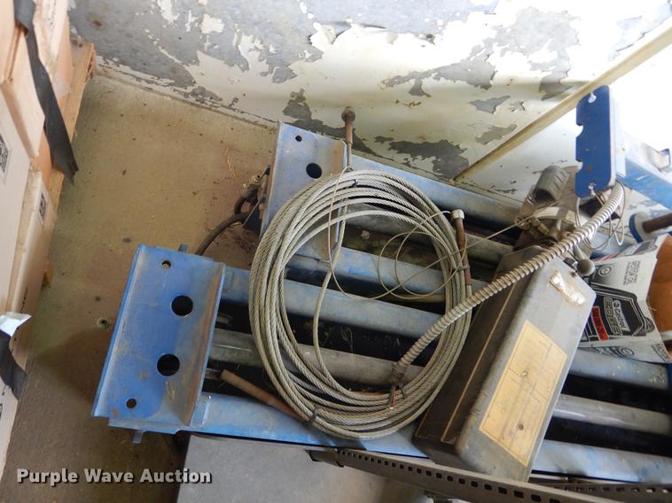 image for item EO9684 Car lifts