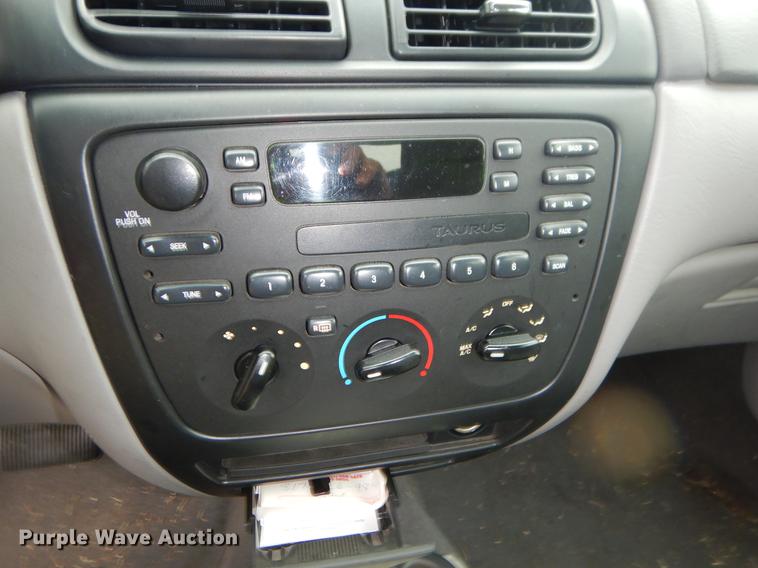 image for item EO9686 2000 Ford Taurus LX