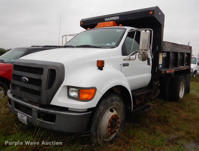 image for item EO9689 2004 Ford F650 Super Duty dump truck