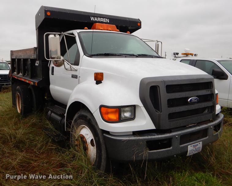 image for item EO9689 2004 Ford F650 Super Duty dump truck