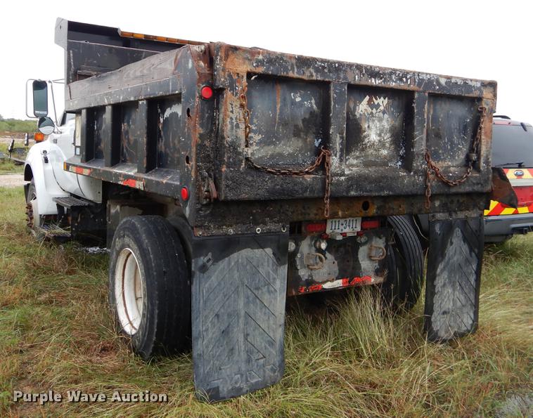 image for item EO9689 2004 Ford F650 Super Duty dump truck