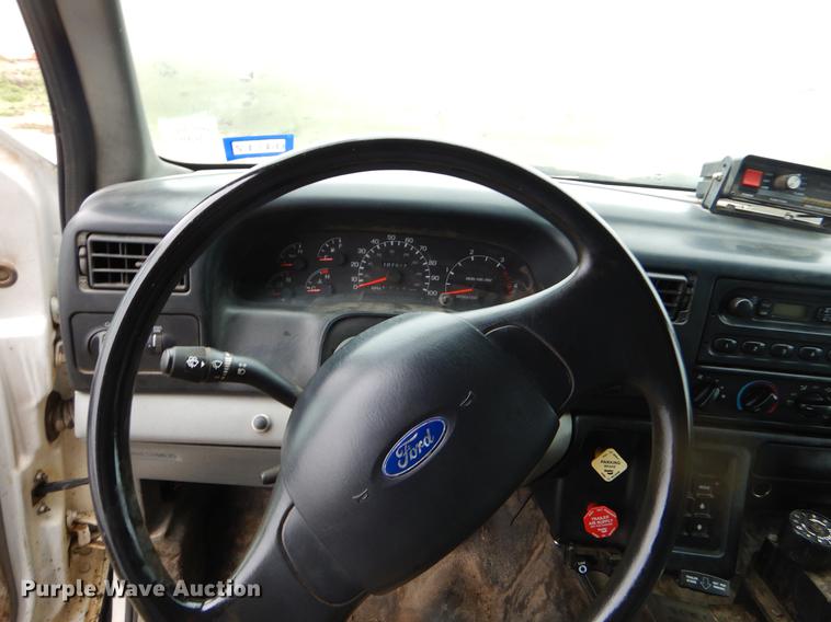 image for item EO9689 2004 Ford F650 Super Duty dump truck